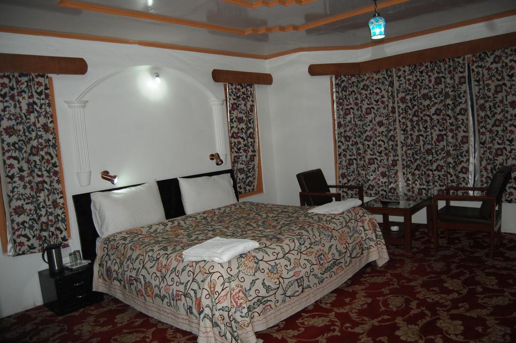 Hotel Paradise Inn Пахалгам Экстерьер фото