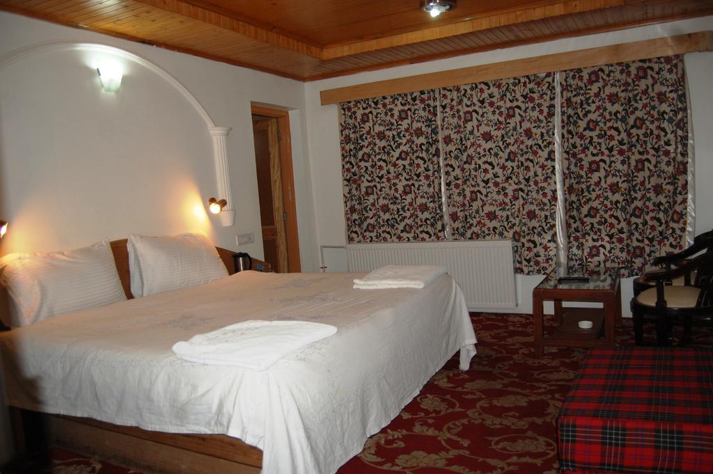 Hotel Paradise Inn Пахалгам Экстерьер фото
