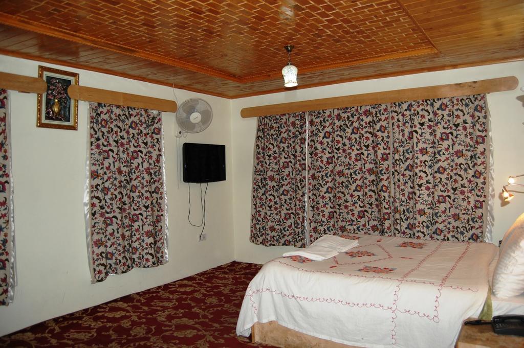 Hotel Paradise Inn Пахалгам Экстерьер фото