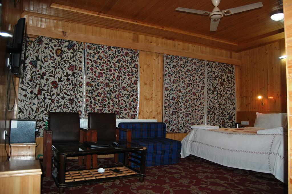 Hotel Paradise Inn Пахалгам Экстерьер фото