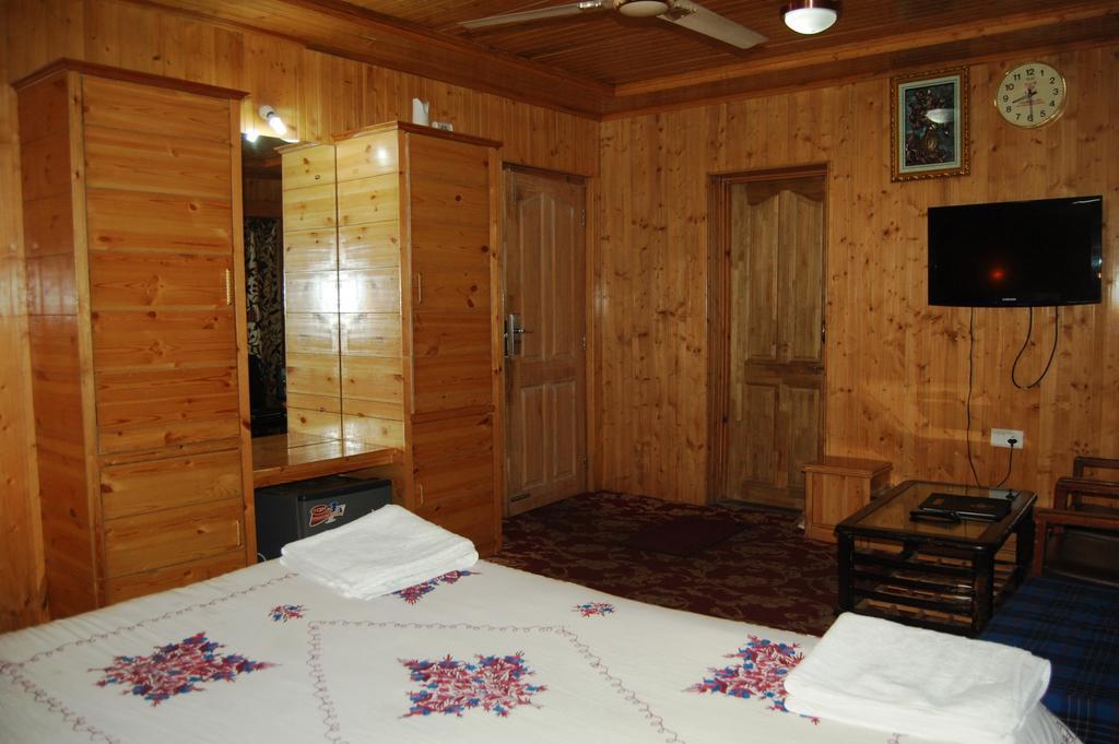 Hotel Paradise Inn Пахалгам Экстерьер фото