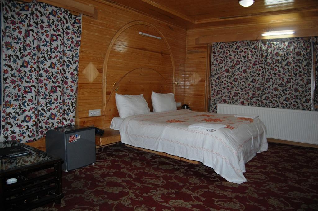 Hotel Paradise Inn Пахалгам Экстерьер фото
