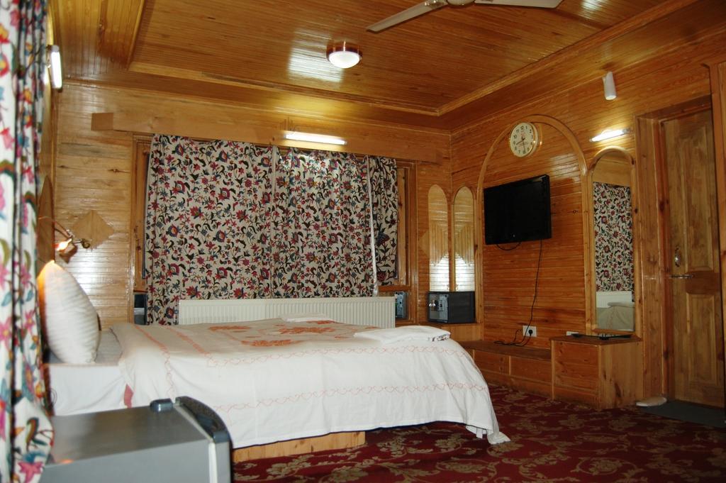 Hotel Paradise Inn Пахалгам Экстерьер фото