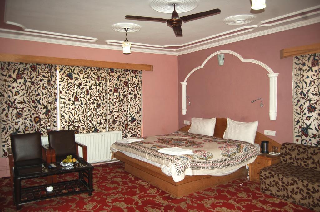 Hotel Paradise Inn Пахалгам Экстерьер фото