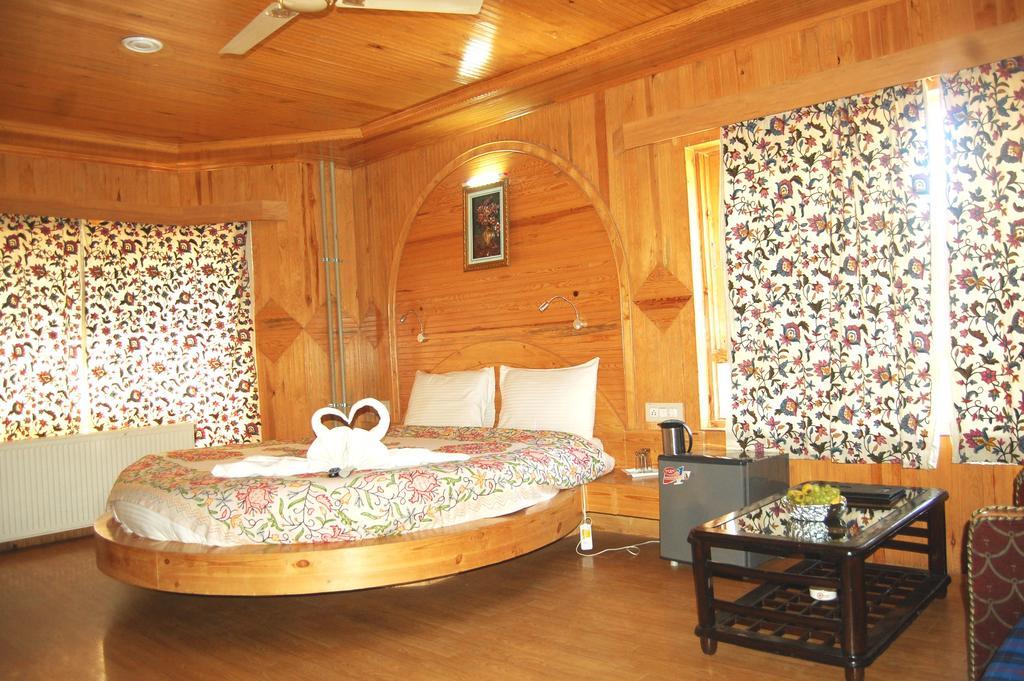 Hotel Paradise Inn Пахалгам Экстерьер фото