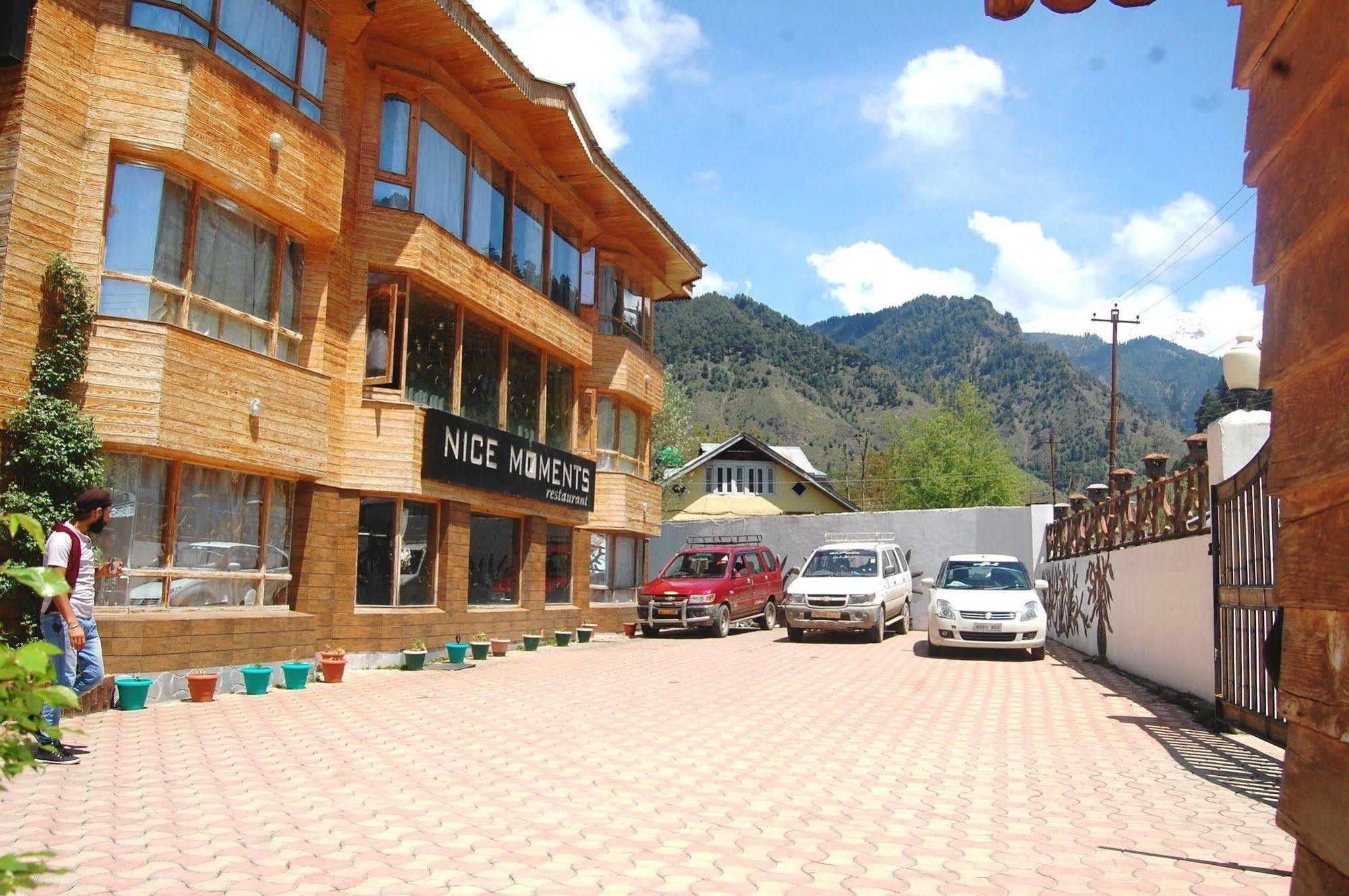 Hotel Paradise Inn Пахалгам Экстерьер фото