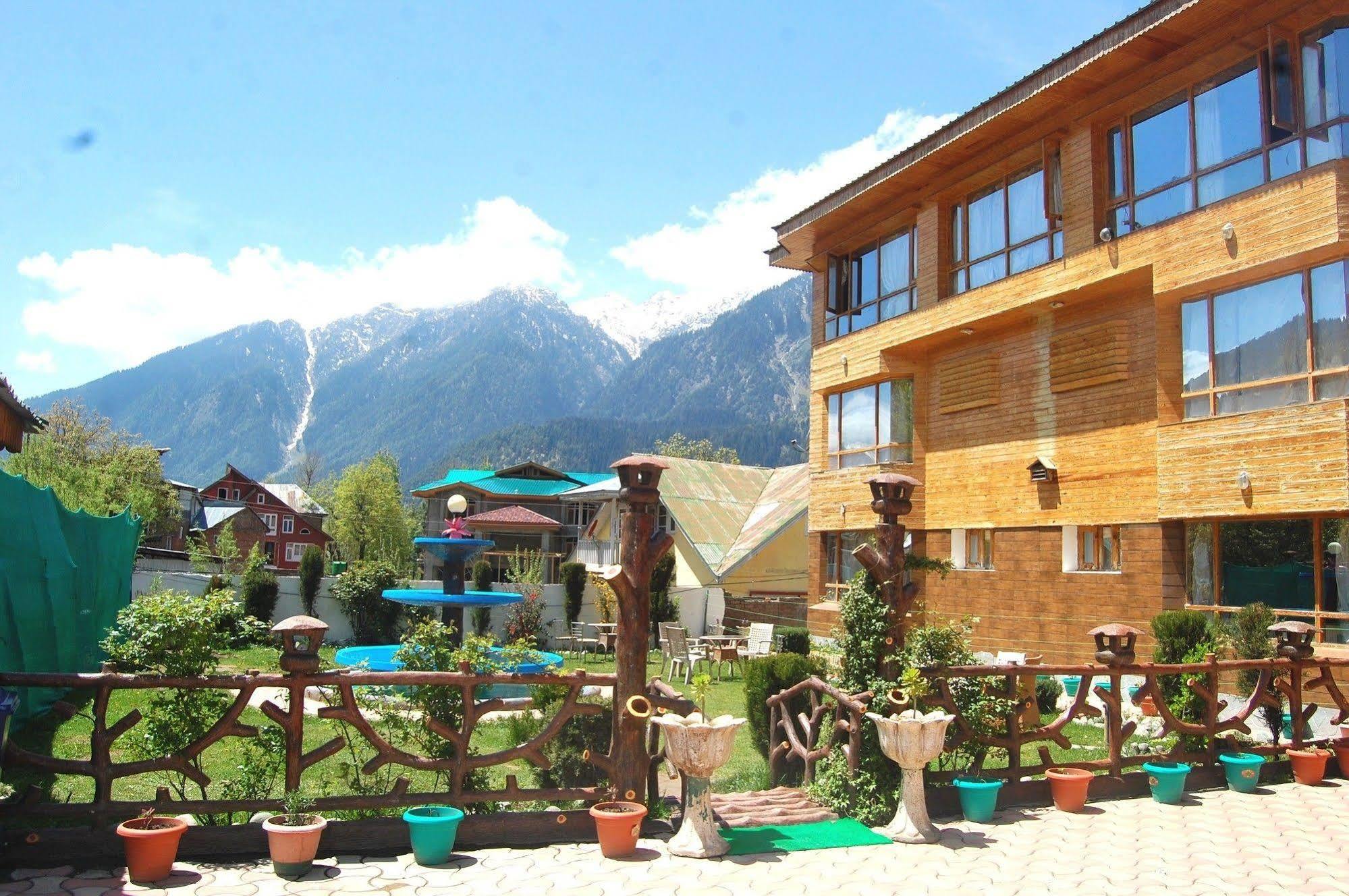 Hotel Paradise Inn Пахалгам Экстерьер фото